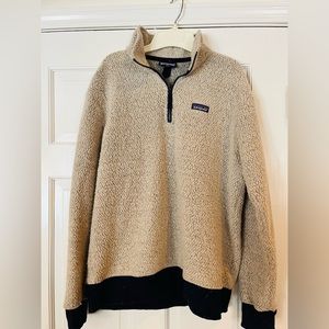 Mens Patagonia pullover in oatmeal. Size Large